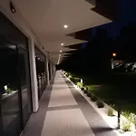 Pinea Z Widokiem Na Morze Z Basenem I Przy Plazy *