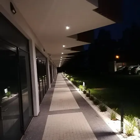 Pinea Z Widokiem Na Morze Z Basenem I Przy Plazy *