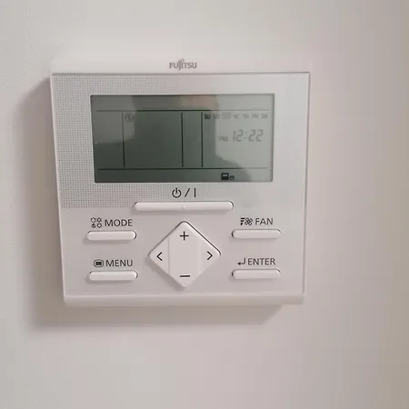 Pinea Z Widokiem Na Morze Z Basenem I Przy Plazy