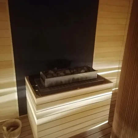 Pinea Z Widokiem Na Morze Z Basenem I Przy Plazy Appartamento