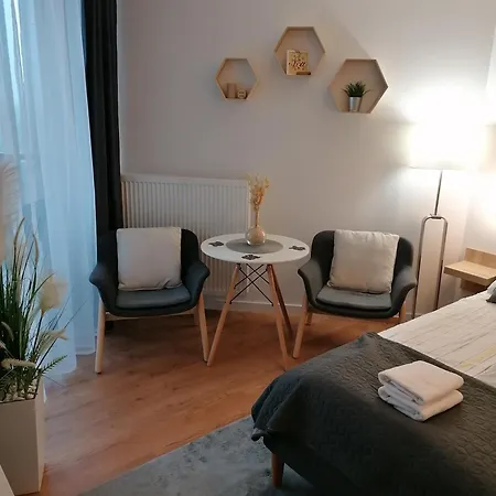 Lägenhet Pinea Z Widokiem Na Morze Z Basenem I Przy Plazy