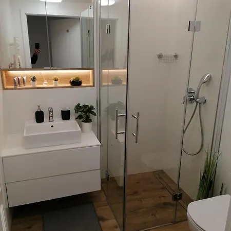 Pinea Z Widokiem Na Morze Z Basenem I Przy Plazy *