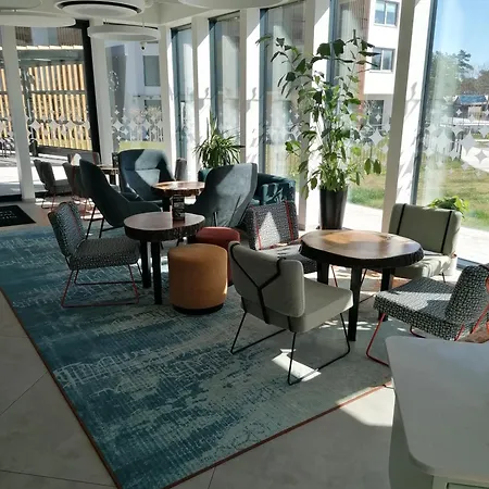 Pinea Z Widokiem Na Morze Z Basenem I Przy Plazy