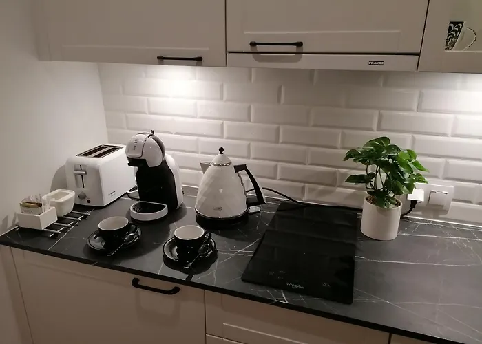 Pinea Z Widokiem Na Morze Z Basenem I Przy Plazy شقة *