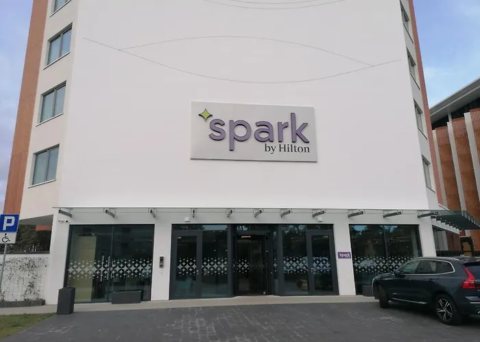 Pinea Z Widokiem Na Morze Z Basenem I Przy Plazy *