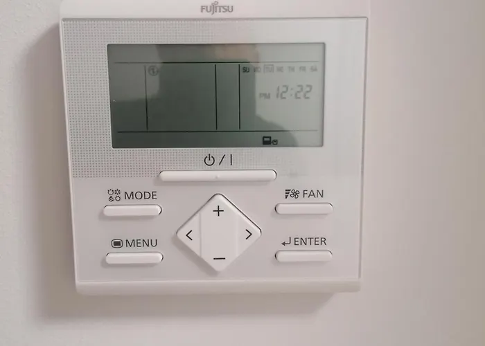 Pinea Z Widokiem Na Morze Z Basenem I Przy Plazy