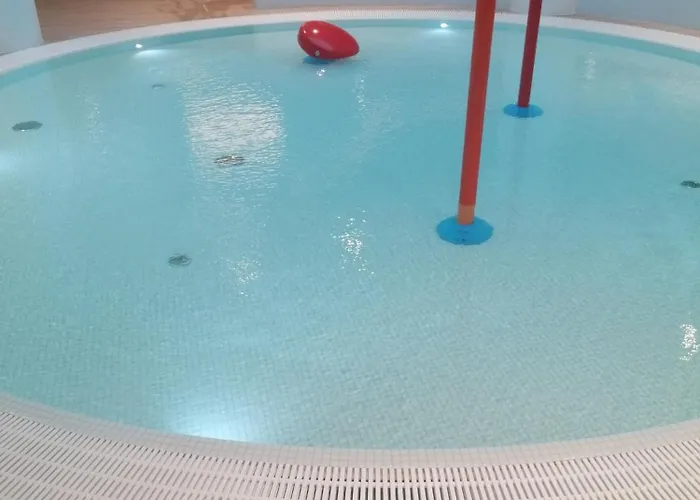 Pinea Z Widokiem Na Morze Z Basenem I Przy Plazy شقة *