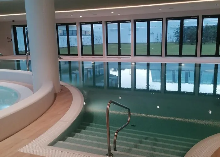 شقة Pinea Z Widokiem Na Morze Z Basenem I Przy Plazy بوبيروفو