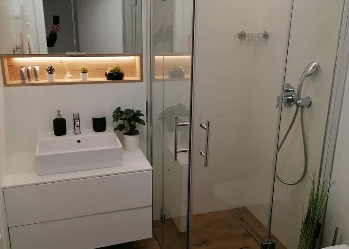 Pinea Z Widokiem Na Morze Z Basenem I Przy Plazy *