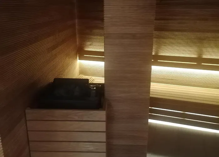 Pinea Z Widokiem Na Morze Z Basenem I Przy Plazy