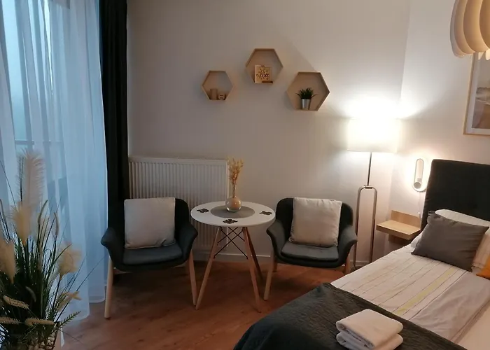 Pinea Z Widokiem Na Morze Z Basenem I Przy Plazy بوبيروفو