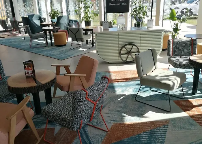 Pinea Z Widokiem Na Morze Z Basenem I Przy Plazy Lägenhet *